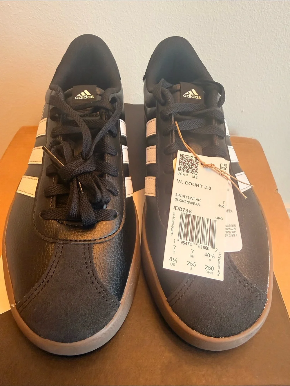 adidas Men's VL Court 3.0 Sneakers in Black and White Leather/Suede Size 8.5 US